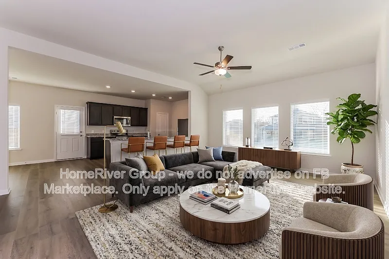 4 bed, 2.0 bath, 1500 sqft, $2,325 — Photo 2