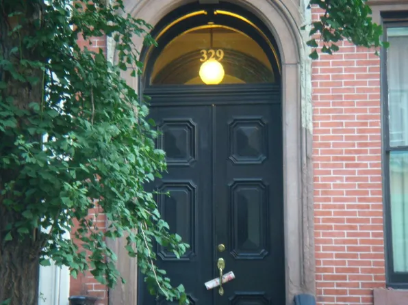 329 S 17th St, Philadelphia, PA