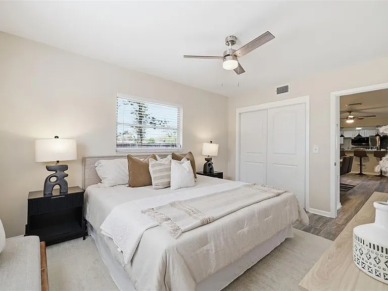 2327 W Knollwood Pl — Photo 11