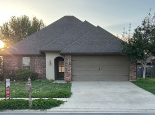 204 Bentwater Dr, Broussard, LA 70518