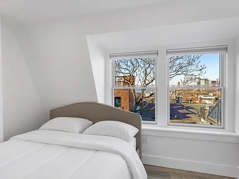 6 Goodwin Pl #4 — Photo 14