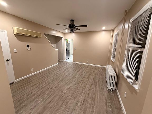 5th image of 74 S Welles Ave