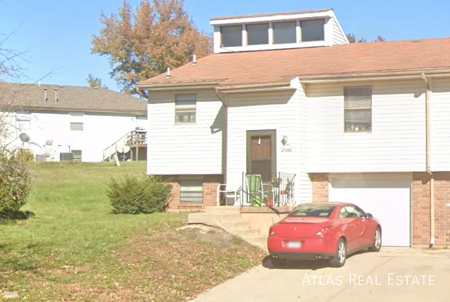 Coming Soon! Duplex in Independence ~ Tours available in August! — Photo 2