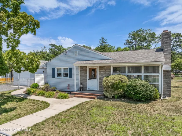 14 Larboard Street, Beachwood, NJ 08722