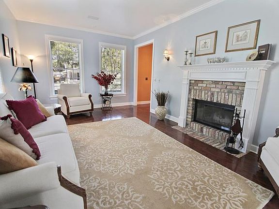 4th image of 1221 E Clifton St