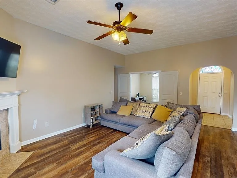 621 George Dr — Photo 5