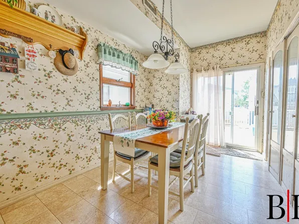 2150 Royce Street image 11 of 36