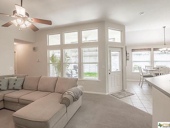 5th image of 204 Yellowstone Dr