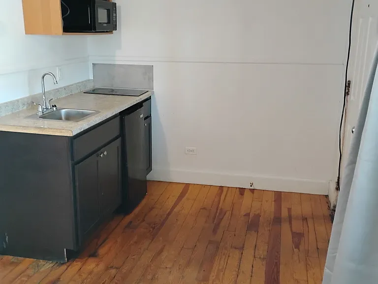 217 E Main St — Photo 1