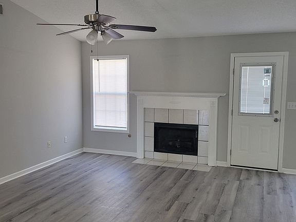 3rd image of 10119 Commons Way