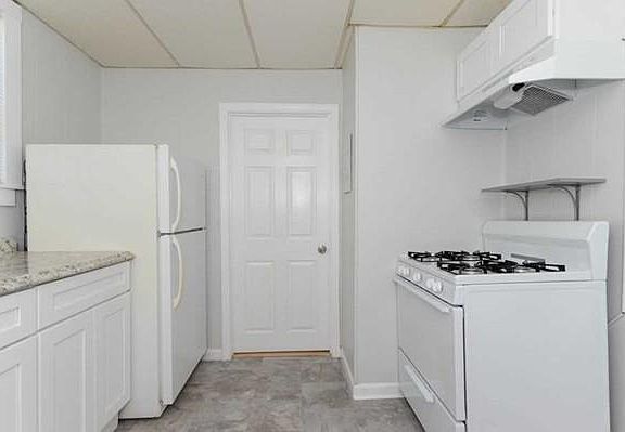 2nd image of 166 W Elm Ave #1