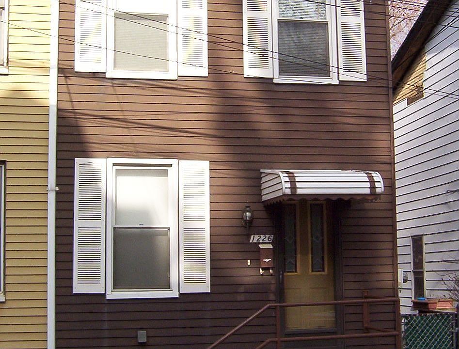 1226 Courtright Front
