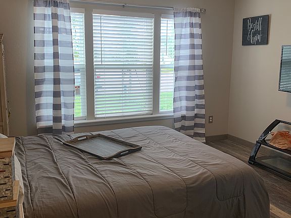 3rd image of 120 Crepe Myrtle Ct