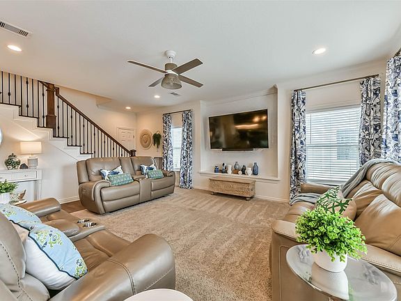 5th image of 429 Jeanie Lynne Cir
