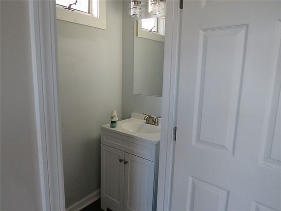 5th image of 3108 Jane St
