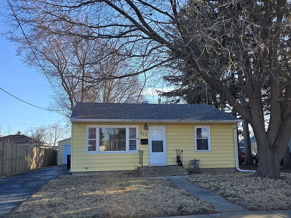 2nd image of 717 Bluff City Blvd