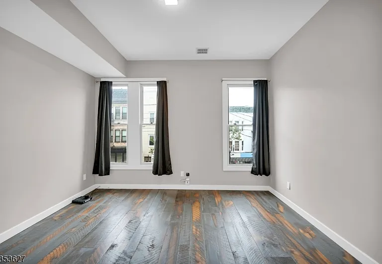 180 Spring St — Photo 12