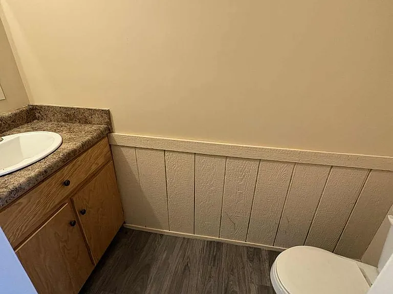 529 E Main St — Photo 11