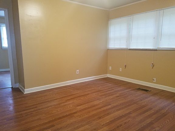 5th image of 2225 McKinley Ave