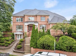 5242 Yorktown Blvd, Arlington, VA 22207