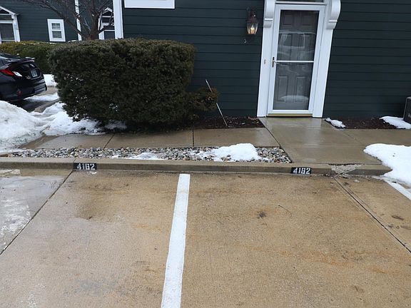 2 car parking spaces for 4162 unit