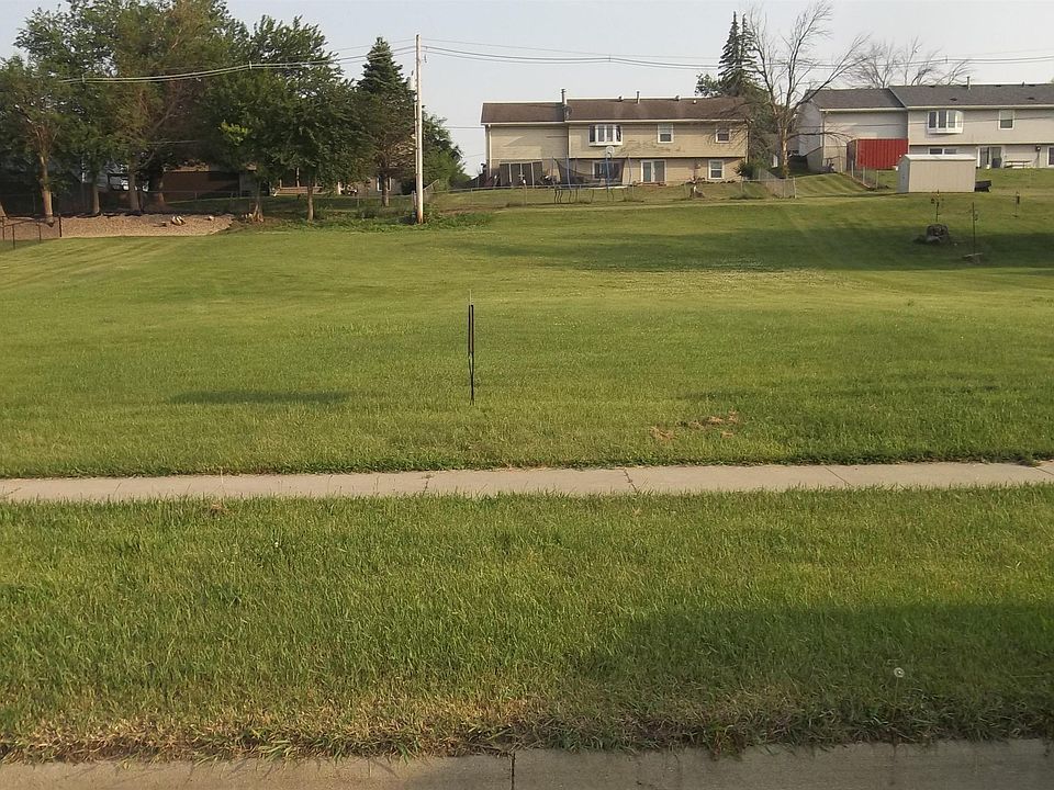 2nd image of 603 Thunderbird Dr