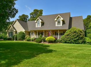 16 Brookfield Dr, Ellington, CT 06029