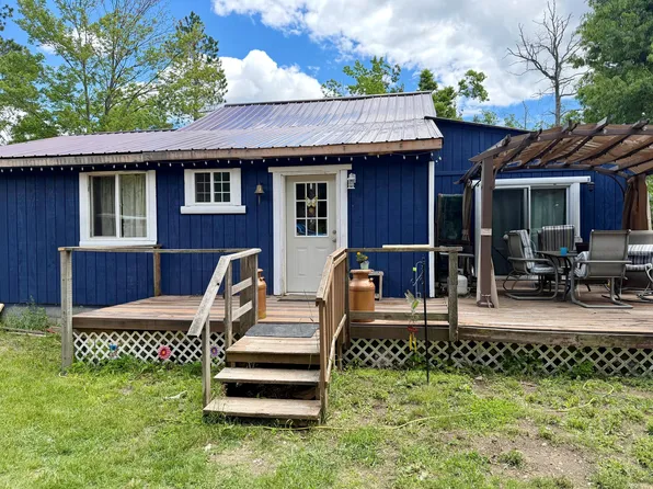 5435 Edgewood Dr, Lewiston, MI 49756