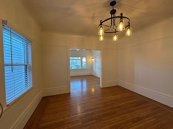5th image of 2221 & 2223 J St #2223-1/2