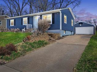 813 Cheyenne Rd NW, Cedar Rapids, IA 52405