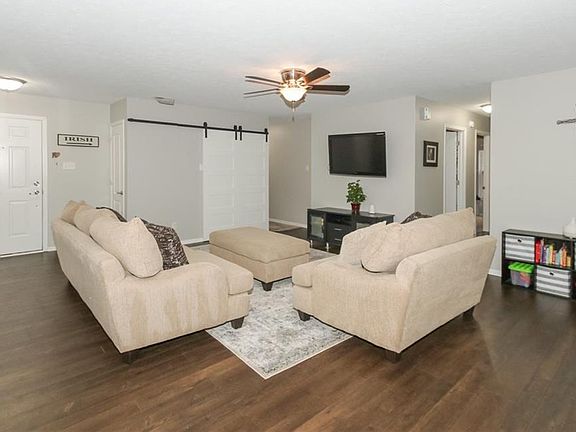 5th image of 1344 Castleford Ln