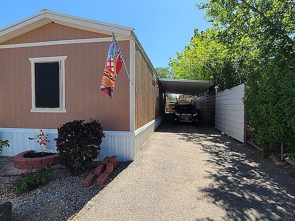 4th image of 1025 Maverick Ln SE