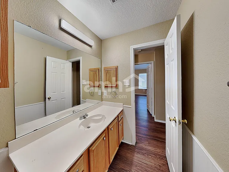 432 Round Rock Rd — Photo 18