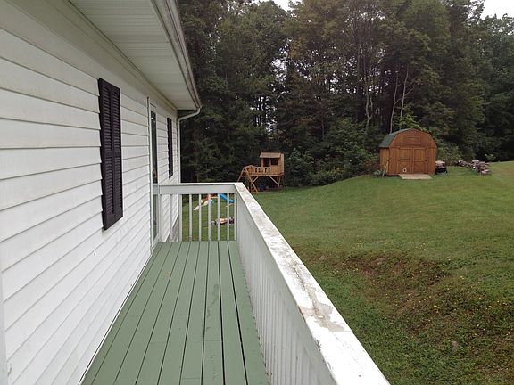 Side deck & back yard view