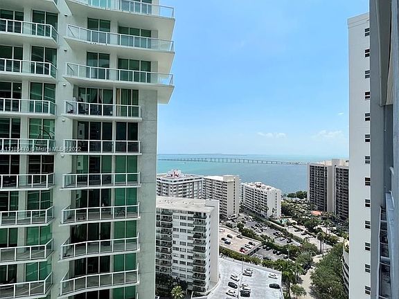 5th image of 170 SE 14th St APT 2402