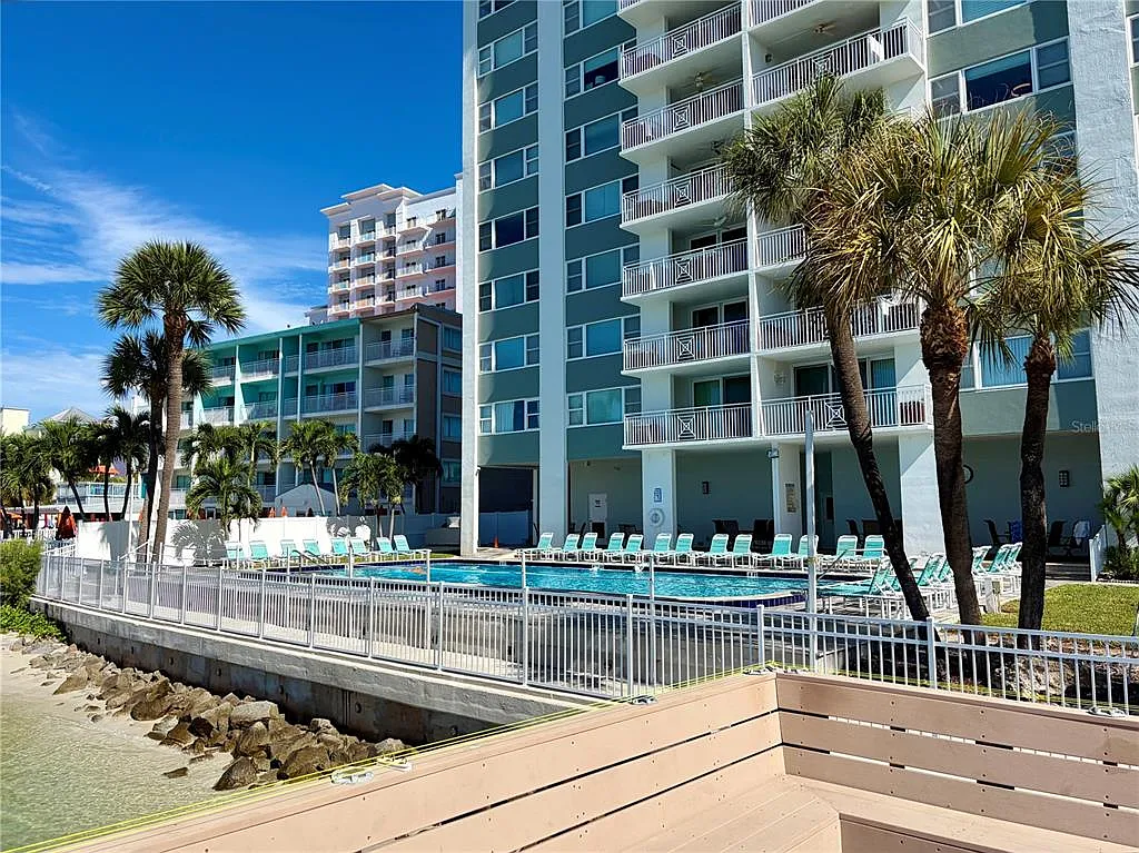 2 bed, 2.0 bath, 1409 sqft, $3,500 — Photo 2