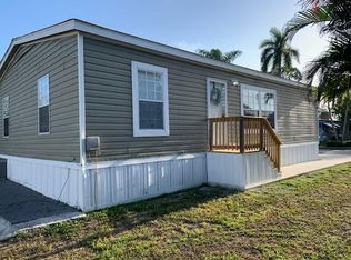 77 Bridgette Blvd, Lake Worth, FL 33463