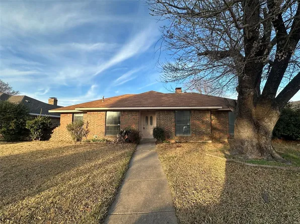 305 Marriott Ln, Garland, TX 75040