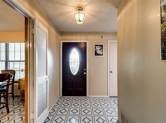 4th image of 2302 Kimberly Dr