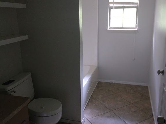 5th image of 3204 Mona Dr