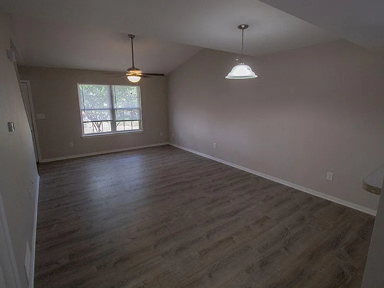 1401 Bodie Dr — Photo 6