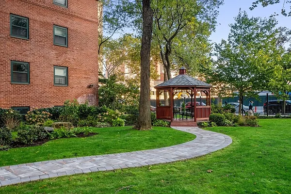 Sold by Casa Blanca Real Estate | media 8