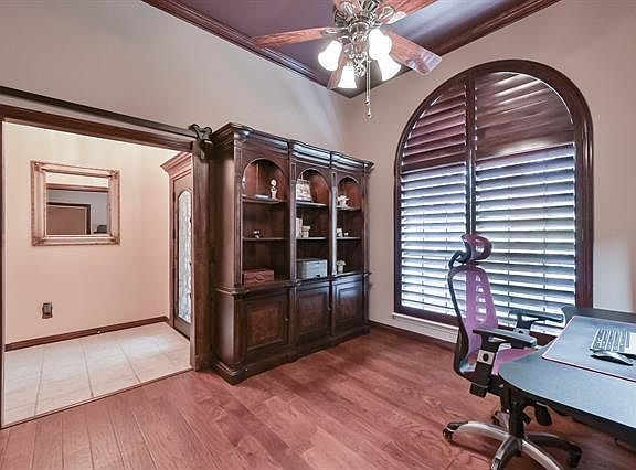 3rd image of 7703 Summer Glen Dr