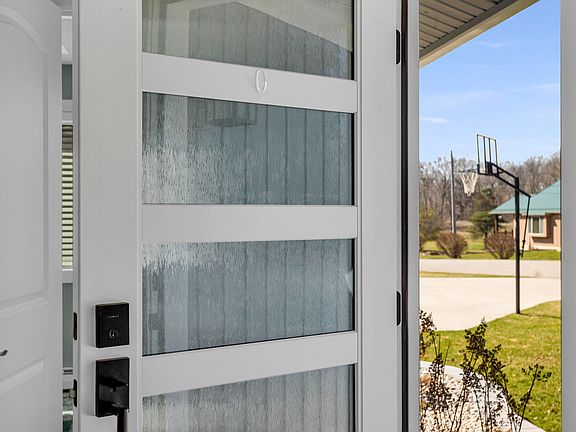 5th image of 13825 Grandview Dr