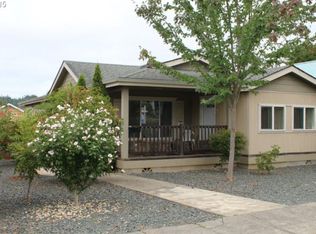 612 C St, Myrtle Point, OR 97458