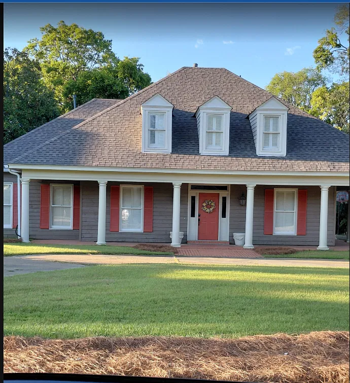 4 bed, 2823 sqft, $2,400 — Photo 1