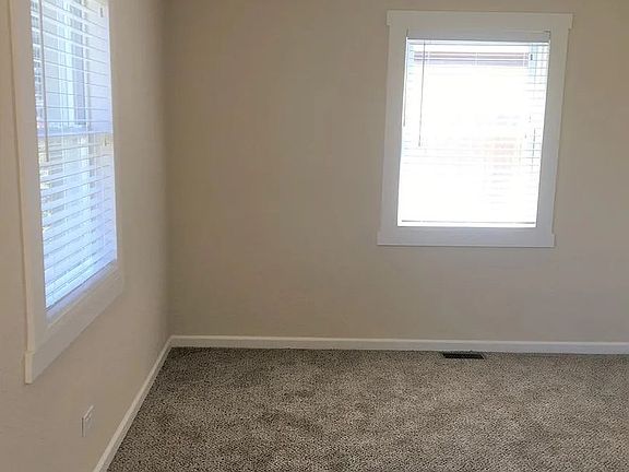 4th image of 1561 Yosemite St