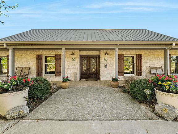 3rd image of 521 Bluff Creek Road