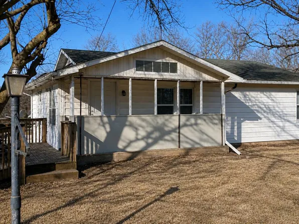 811 N Oakland Avenue, Bolivar, MO 65613