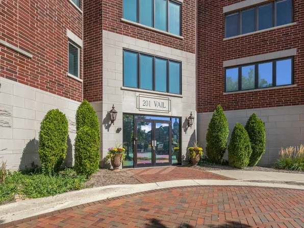 201 N Vail Ave APT 305, Arlington Heights, IL 60004